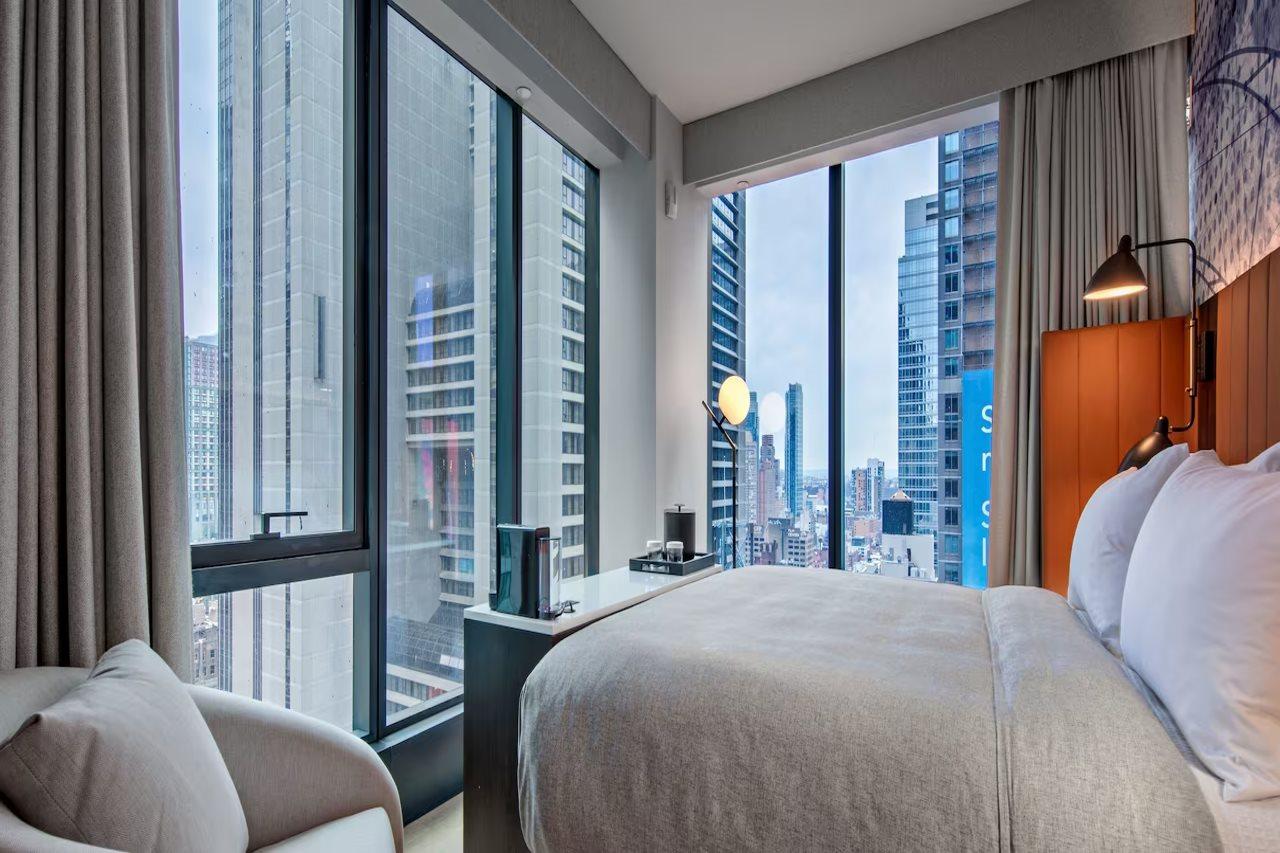 Doubletree Suites By Hilton Nyc - Times Square New York Eksteriør billede