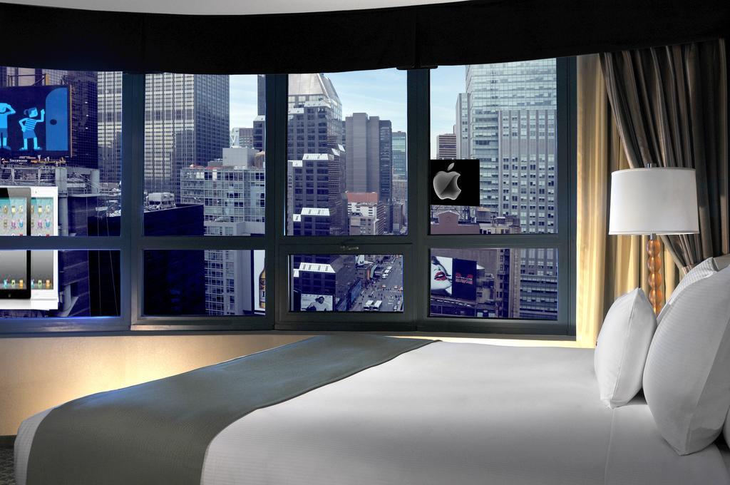 Doubletree Suites By Hilton Nyc - Times Square New York Eksteriør billede