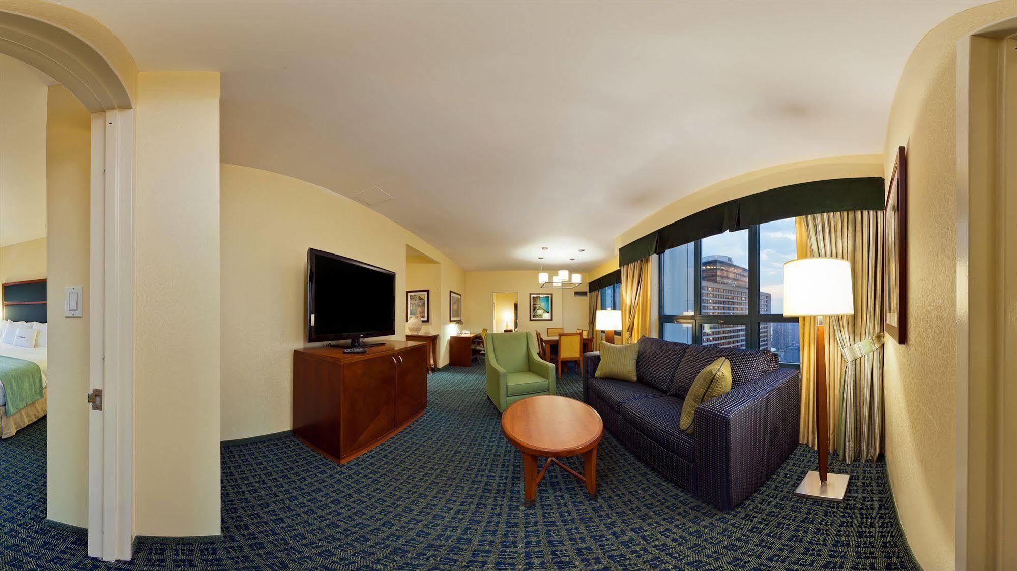 Doubletree Suites By Hilton Nyc - Times Square New York Eksteriør billede