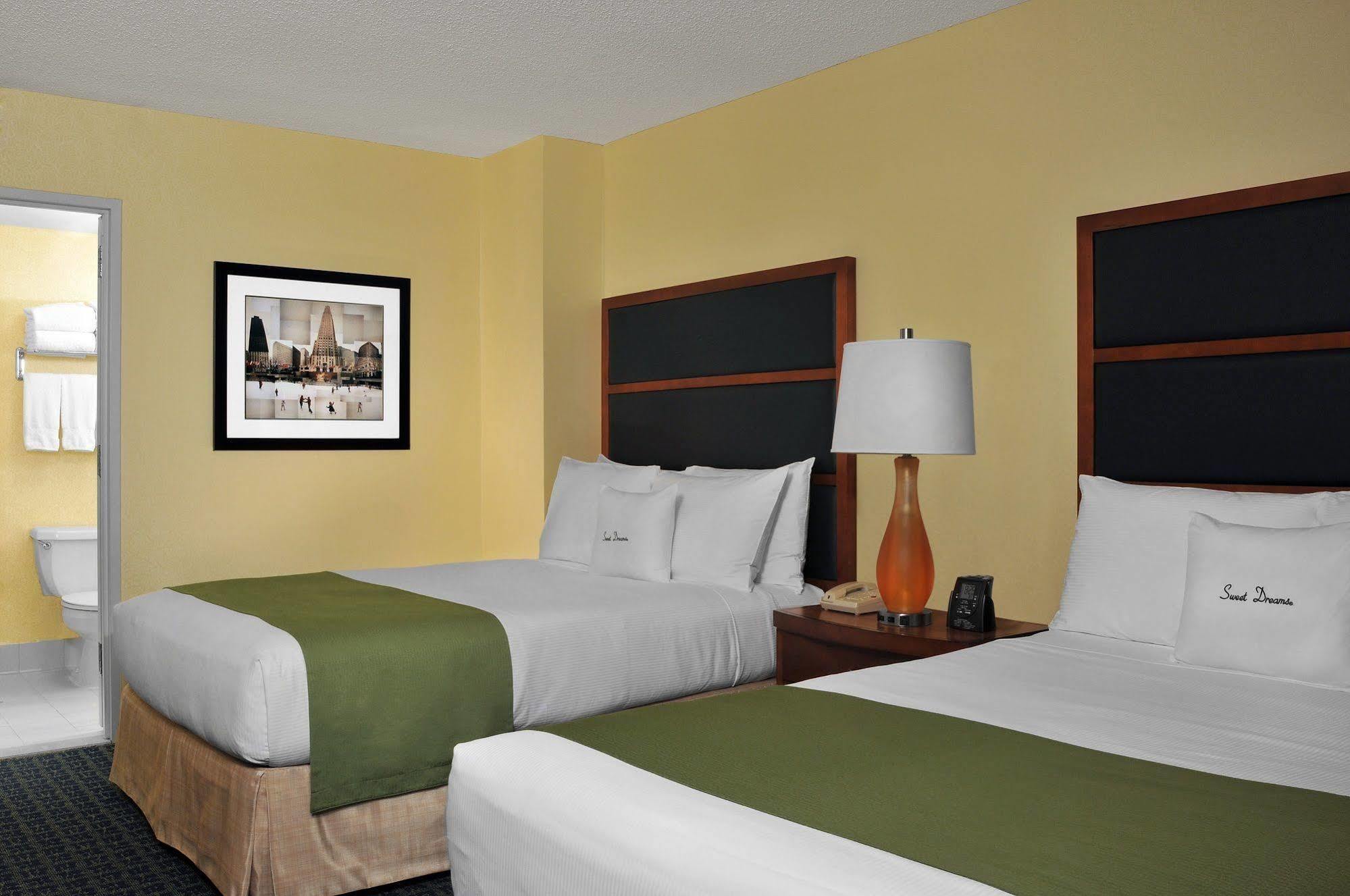 Doubletree Suites By Hilton Nyc - Times Square New York Eksteriør billede